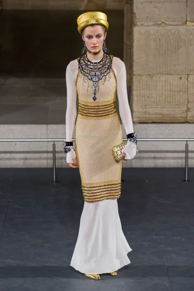 Look 61